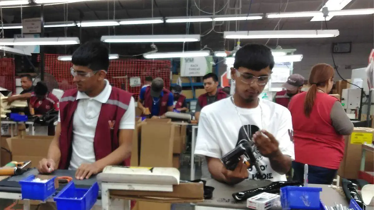 Manufacturas VU comienza a despedir trabajadores en su planta de Piedras Negras